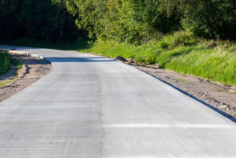 A photo of a concrete footpath